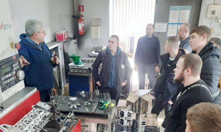 Лабораторна робота на виробництві "Хонінгування гільз блоків циліндрів" 