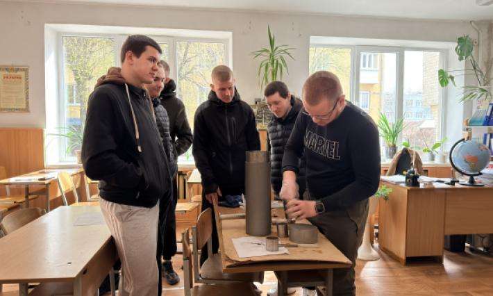 Лабораторна робота: визначення щільності вологого грунту, щільності сухого грунту і вологості грунту за допомогою вологоміра Ковальова.