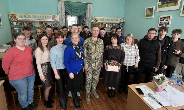 "Наречена Всесвітом Жінка" – поезія, що торкається душі